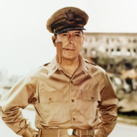 Douglas MacArthur e a Reconstrução do Japão: Como a Ocupação Americana Transformou as Artes Marciais